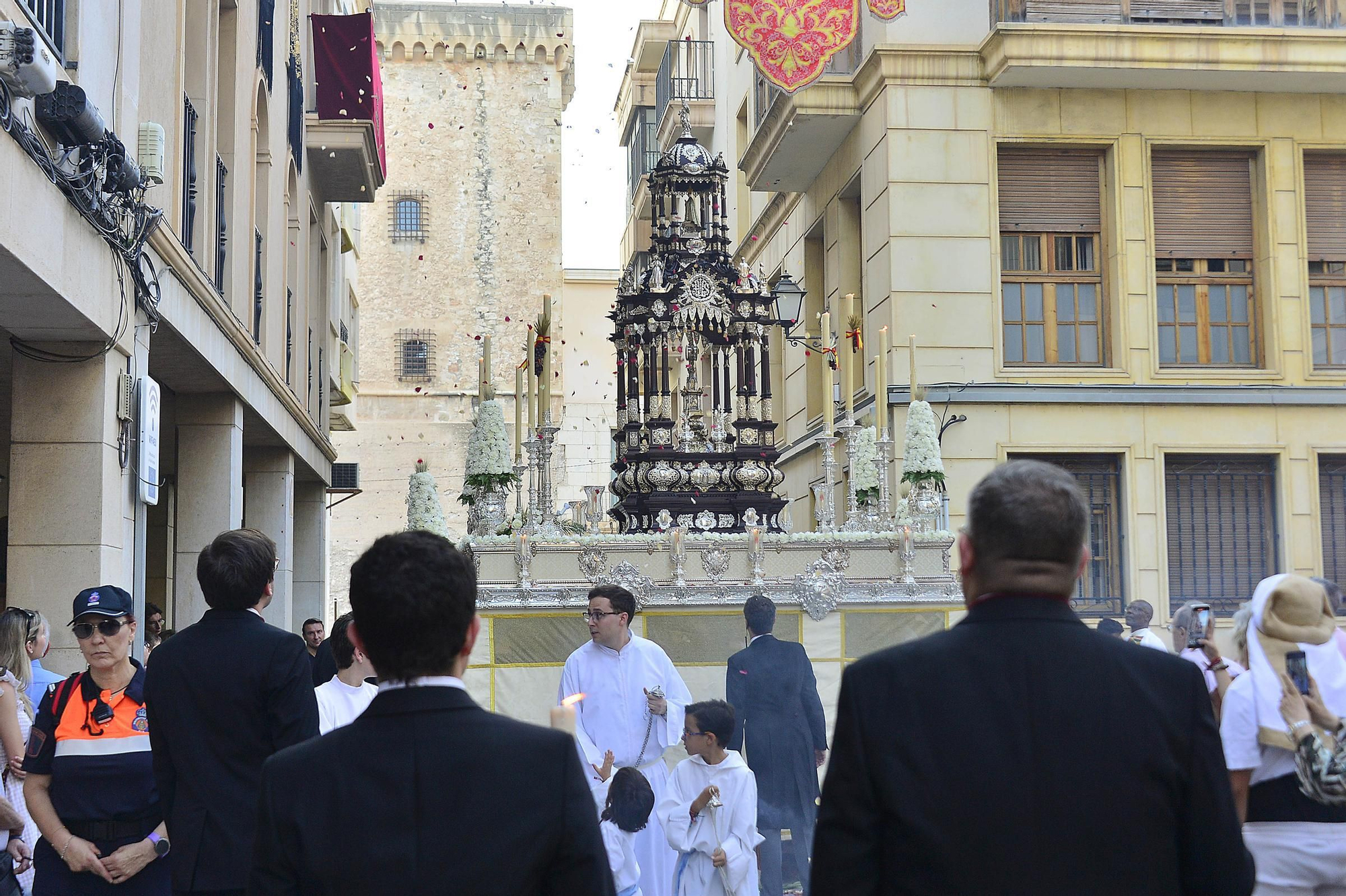Procesion del Corpus Christi y Altares en Elche