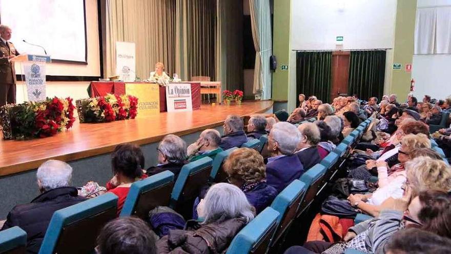 El subdelegado de Defensa de Zamora, el coronel José Andrés Cuéllar, en su pregón del Club del periódico.