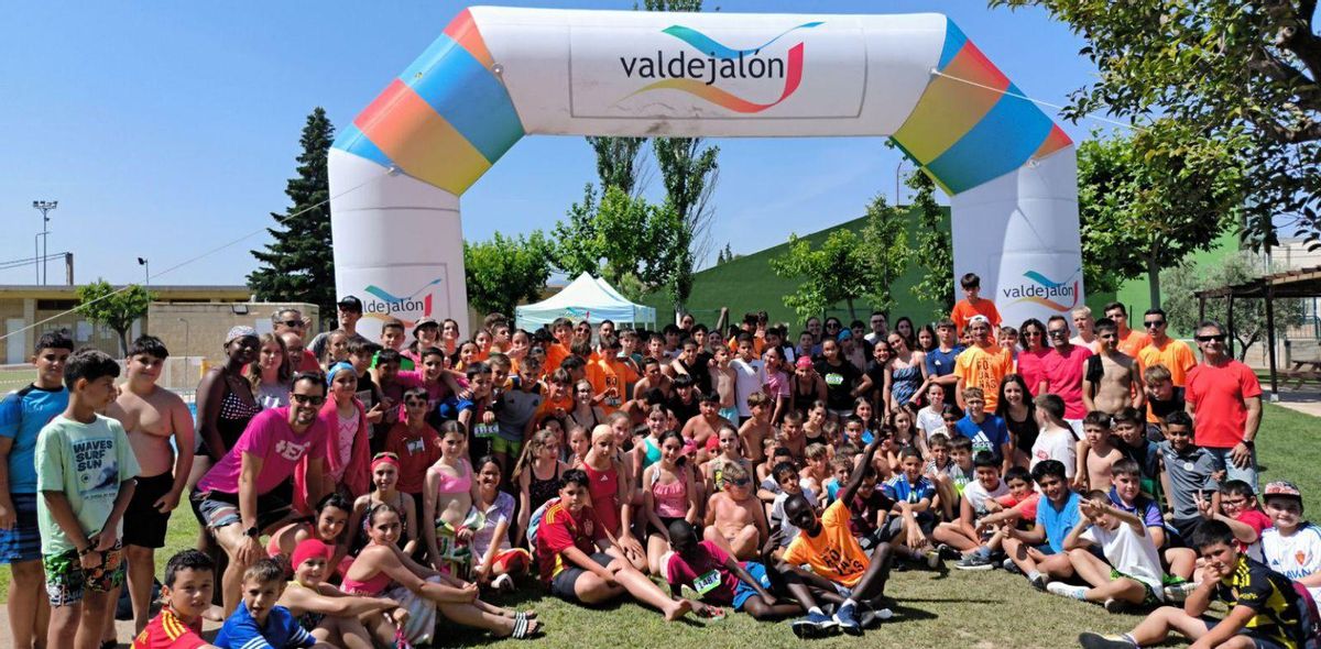 En el encuentro deportivo participaron 168 alumnos de La Almunia, Épila y Ricla. | SERVICIO ESPECIAL