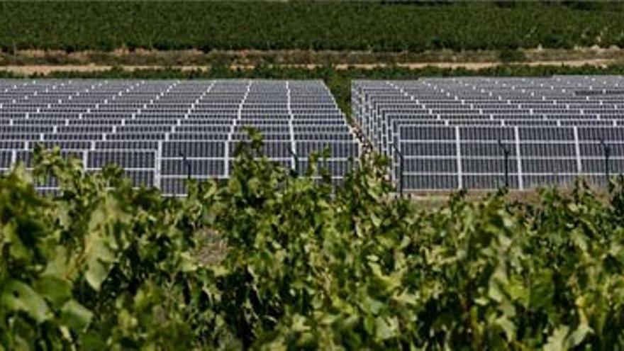 La Junta ve indicios de inconstitucionalidad en el decreto de las energías fotovoltaicas