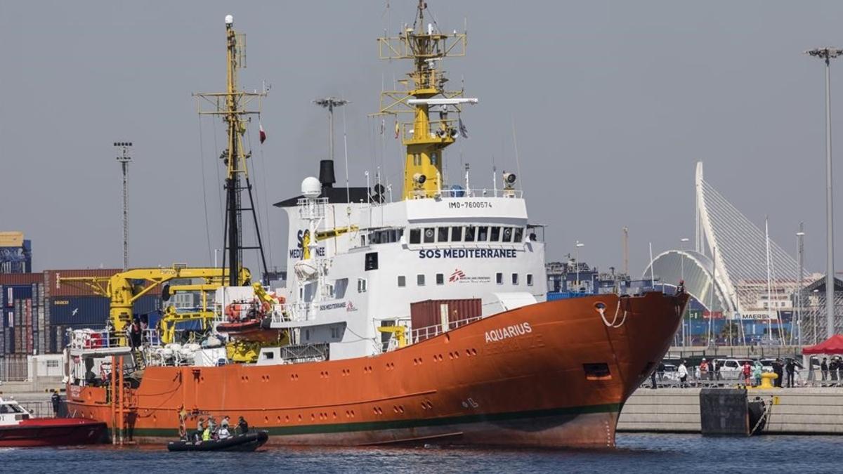 El buque Aquarius amarrado al puerto de Valencia