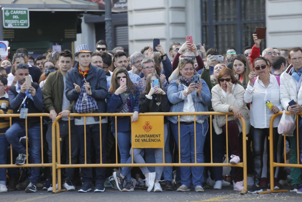 Búscate en el público de la mascletà del 1 de marzo