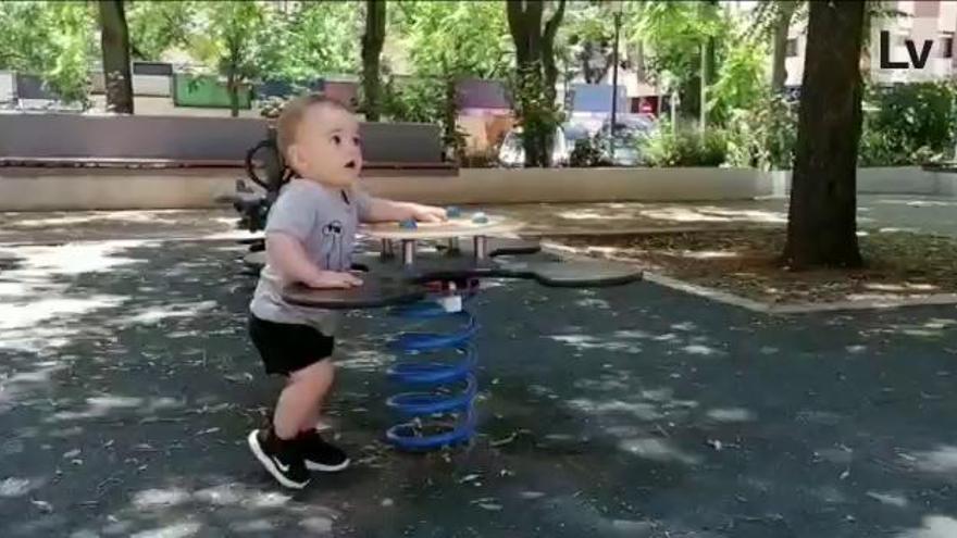 Los niños y niñas vuelven a los parques infantiles