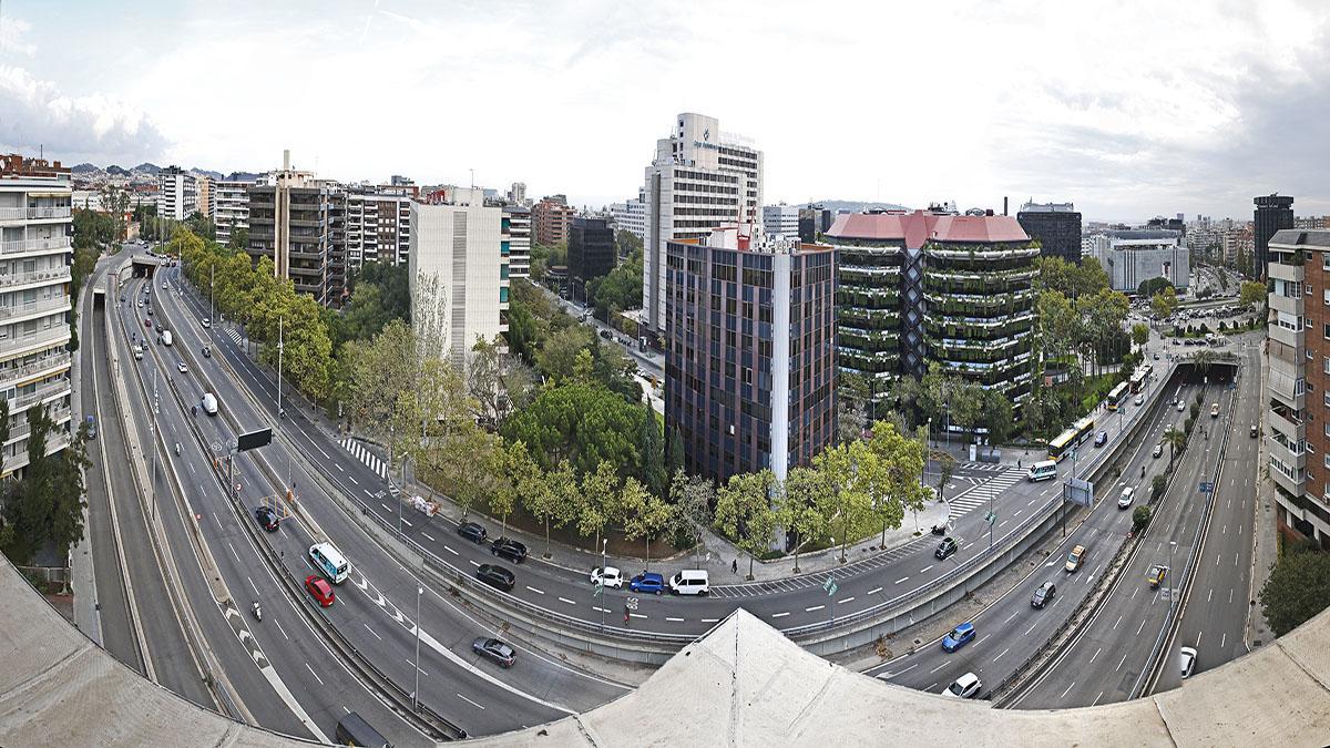 Ronda del Mig, a la altura de la Gran Via de Carles III, entre Diagonal y plaza Prat de la Riba que los vecinos piden que se cubra