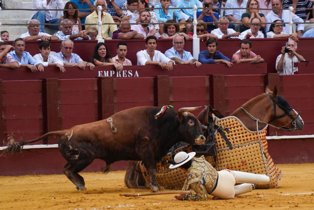 En la última cita taurina de esta feria en la plaza de toros de La Malagueta, se lidiaron toros de Gabriel Rojas. El cartel lo formaron Santana Claros, Juan Carlos Benítez y Miguel Aguilar.