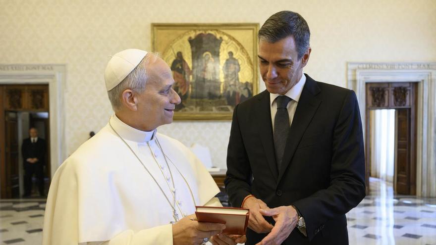 Sánchez se refugia en la visita del Papa para coger aire ante la ‘semana horribilis’ del PSOE en los tribunales