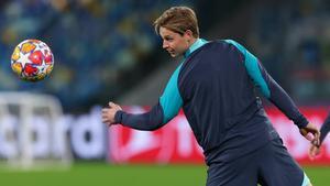 Frenkie de Jong, durante el entrenamiento previo al Nápoles - FC Barcelona de la Champions 2023/24