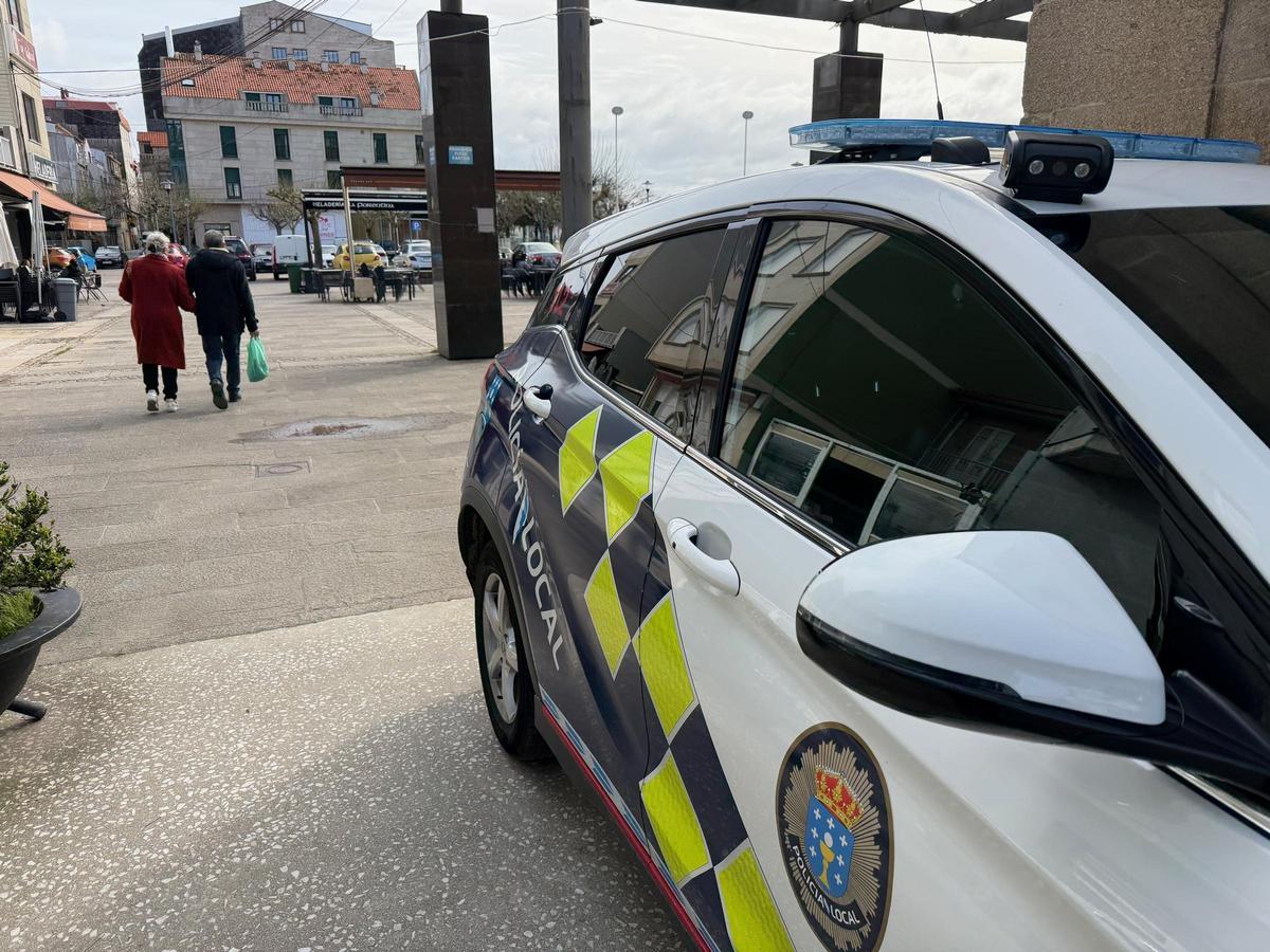 Vehículo de la Policía Local de Cangas dotado de videocámara.
