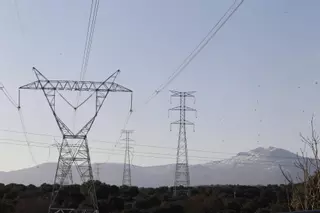 El precio de la luz baja este miércoles un 6% y se sitúa en 212,44 euros/MWh