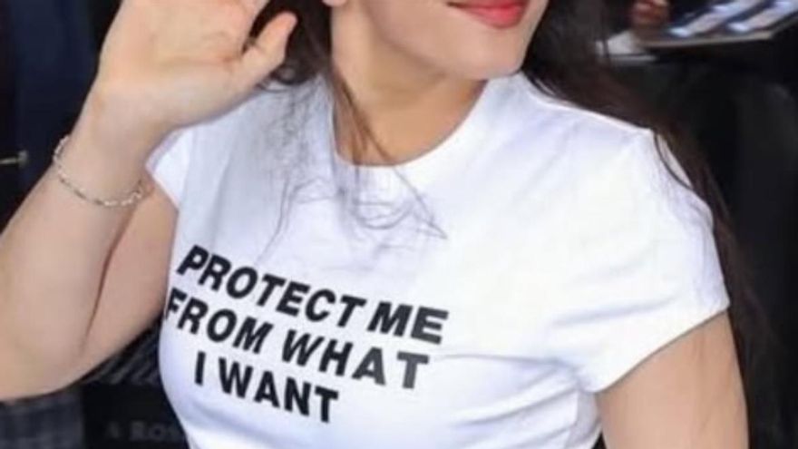 Rosalía aparece con una camiseta con mensaje previo a la Gala MET