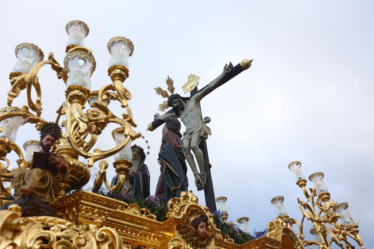 La Vera Cruz y el Amor vuelven a sus templos