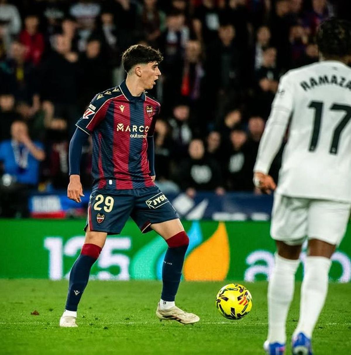 Nacho Pérez, en un lance del partido del domingo contra el Valencia.