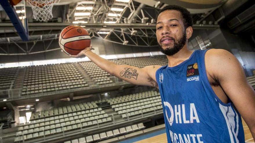 El HLA Alicante retiene a Justin Pitts