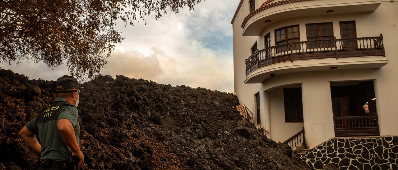 La lava del volcán de cumbre vieja llega a una casa del municipio de La Laguna