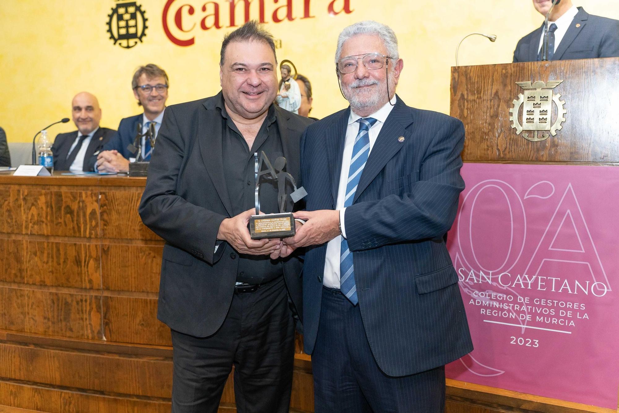 El Colegio de Gestores Administrativos de Murcia celebra patrón y distingue a nuevos colegiados