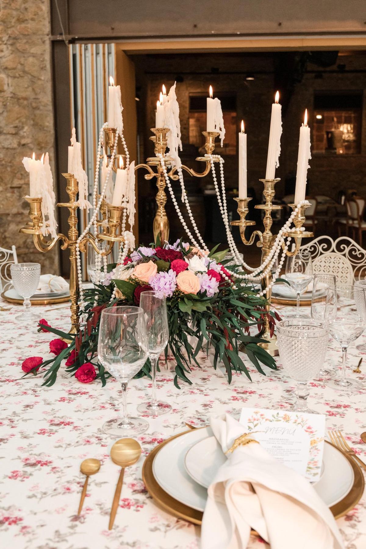 Los viejos candelabros, en las nuevas bodas.