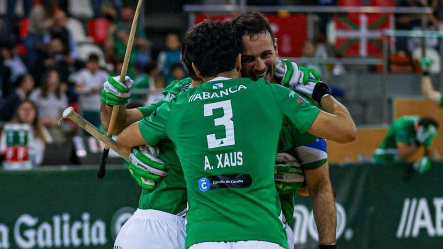 El Liceo celebra un tanto contra el Reus. | Germán Barreiros/Roller A.