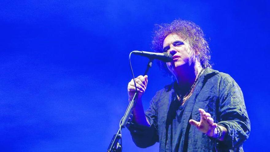 Robert Smith, lider de The Cure, en la jornada final del  festival Mad Cool de Madrid en julio de 2019.  | | RICARDO RUBIO