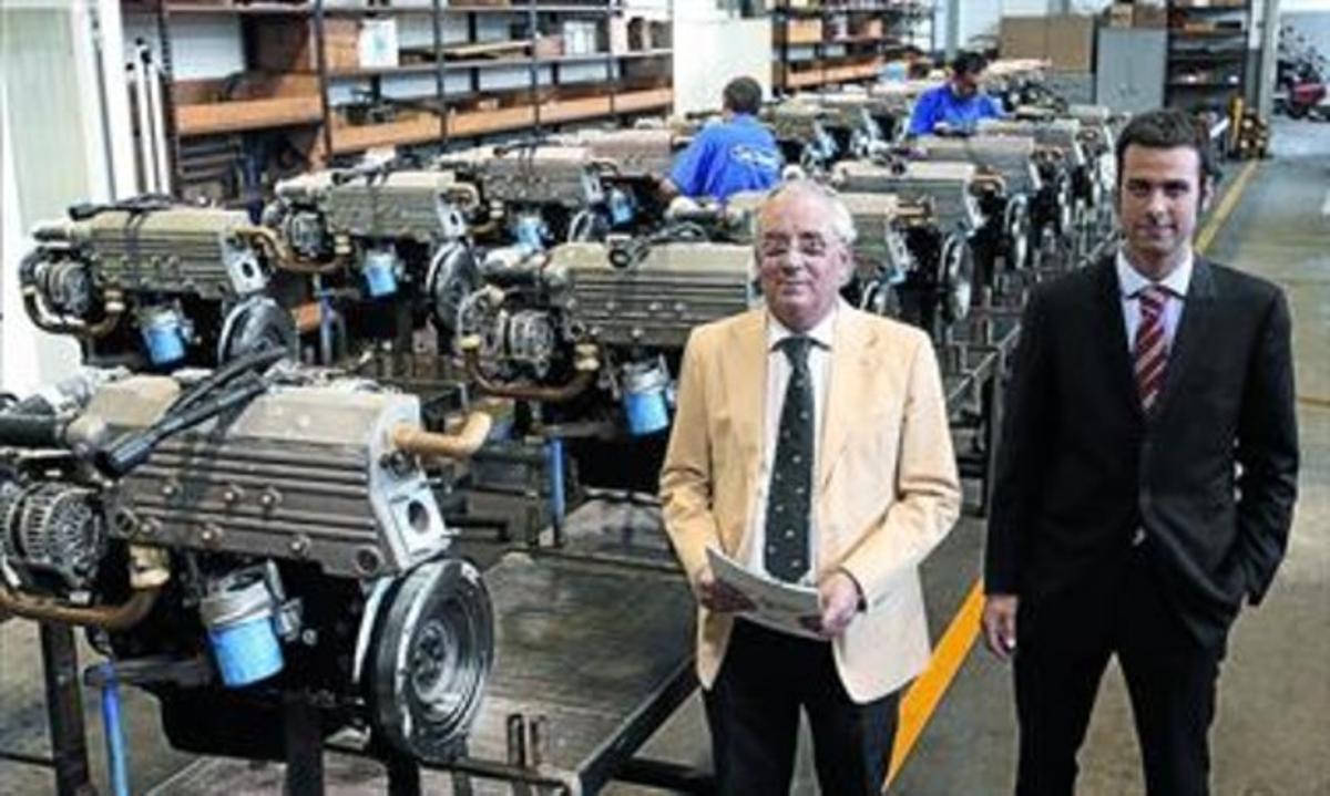 Enric Solé (esquerra) i Jaume Morató, a la fàbrica de Martorell. Enric Solé (esquerra) i Jaume Morató, a la fàbrica de Martorell.