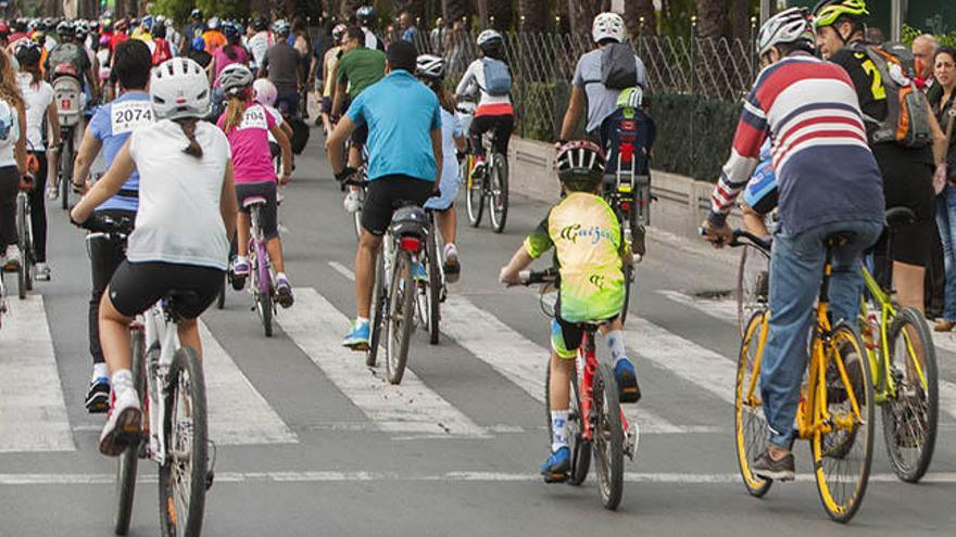 El uso de la bicicleta reduce el riesgo de infartos en un 50%
