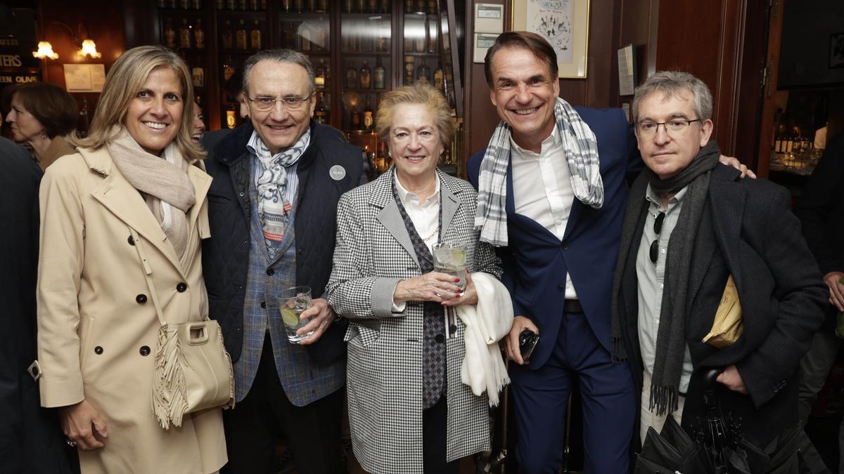 Entre llibres i pluja es va presentar l’‘Abril’