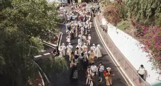 La lluvia ligera se suma a la primera romería del año en San Sebastián de La Gomera