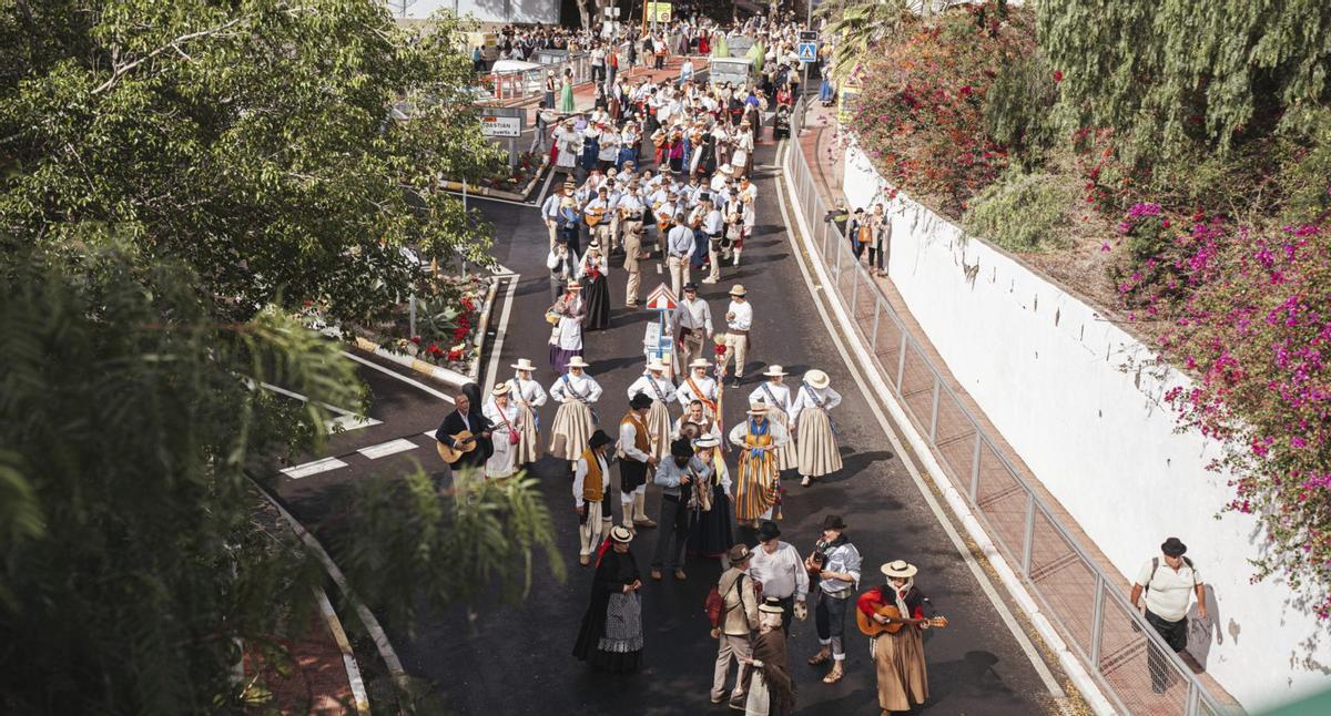 Imagen de la romería de San Sebastián de La Gomera que abre el calendario en Canarias.