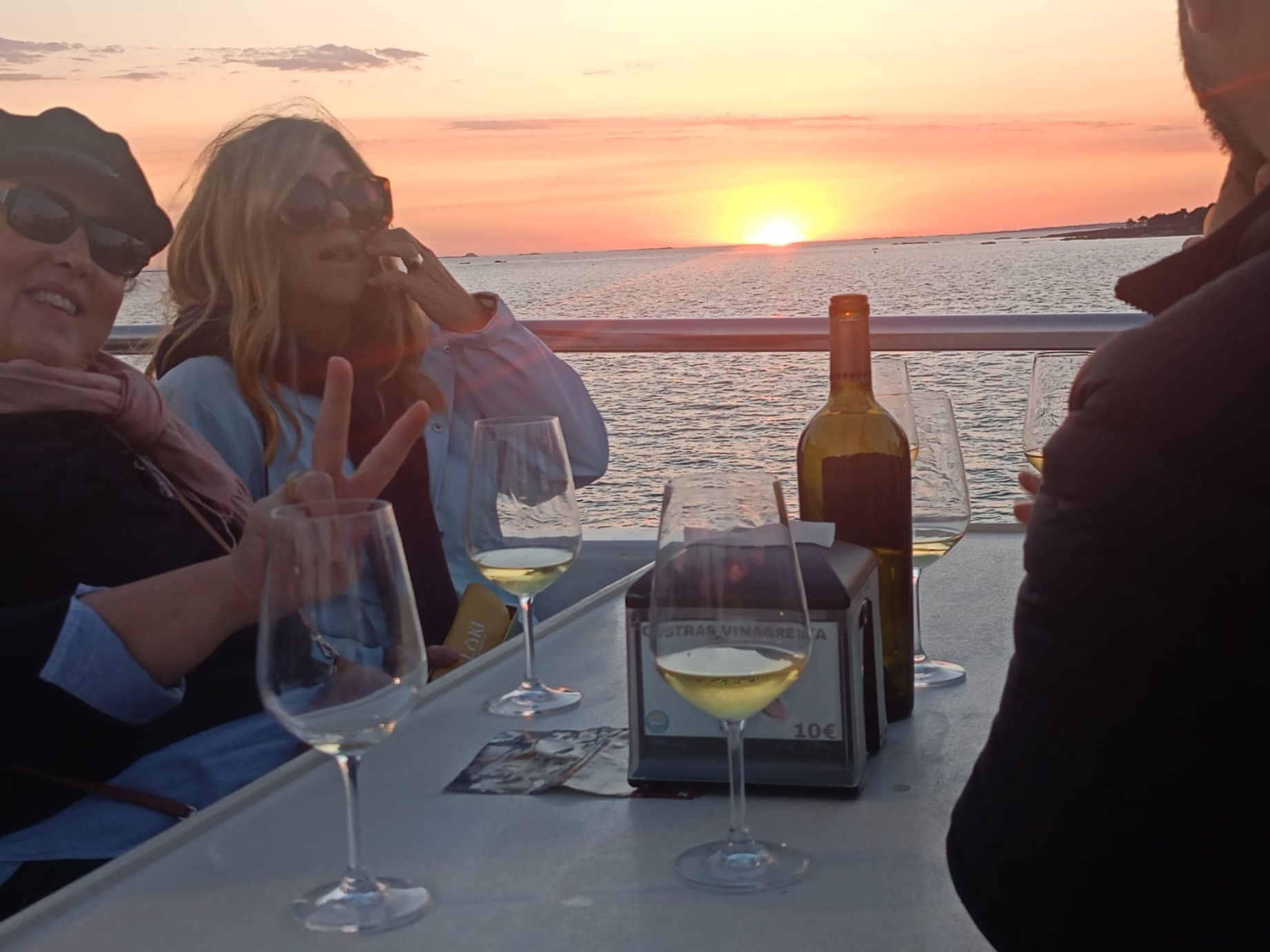 La ruta de «Viños singulares polo mar» a bordo del catamarán «Gran Cormorán Jet», esta tarde-noche.