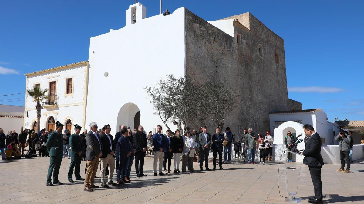Córdoba ha hecho el anuncio durante su discurso del Día de Balears en Formentera
