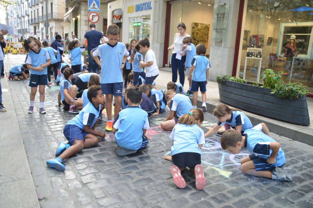 Els escolars pinten Figueres en la Setmana de la M