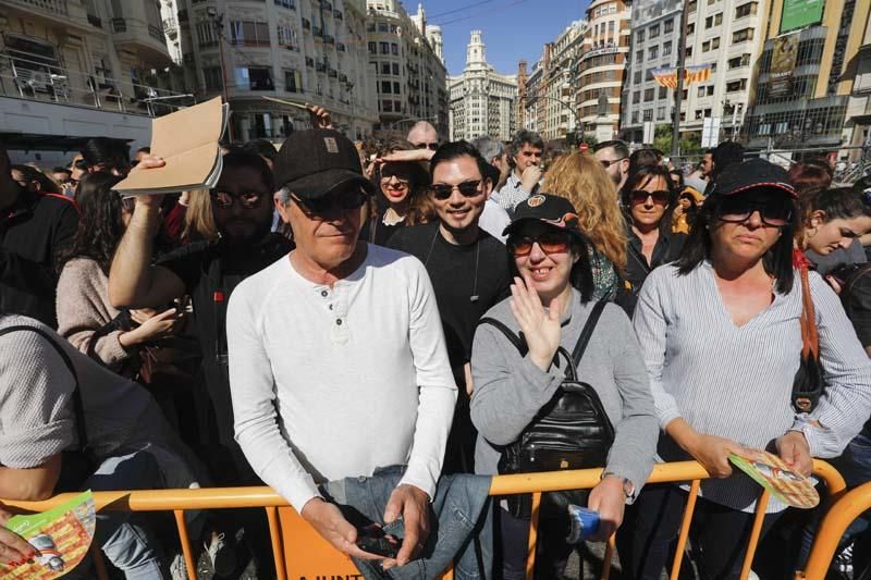 Búscate en la mascletà del 7 de marzo