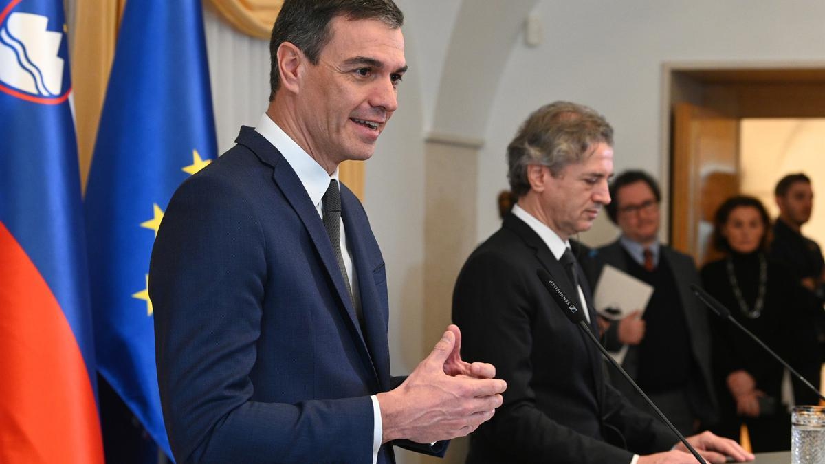 El presidente del Gobierno, Pedro Sánchez, y el primer ministro de Eslovenia, Robert Golob