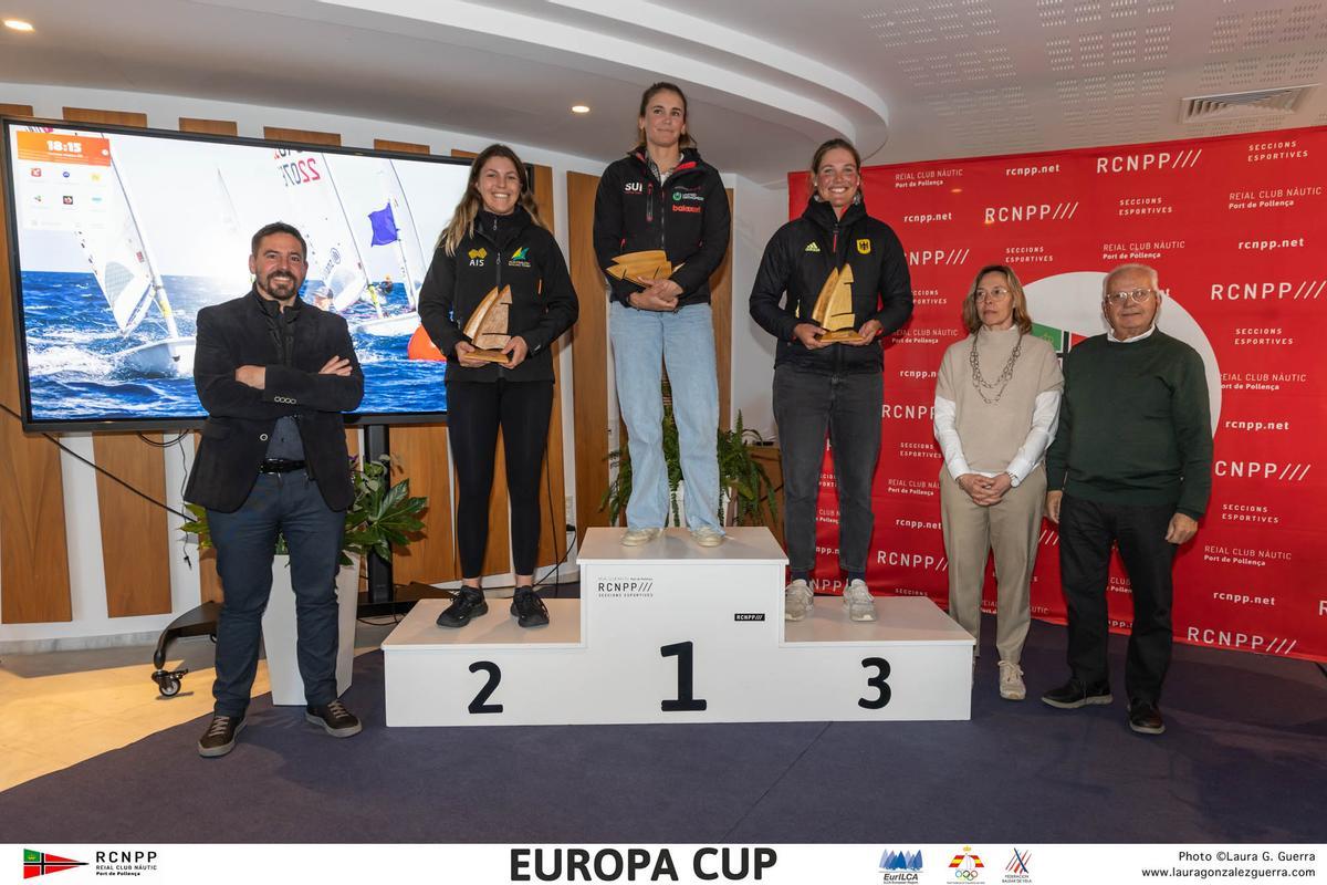 La suiza Maud Jayet se impuso en ILCA 6 a pesar de que cerró su casillero con un descarte de 34 puntos.