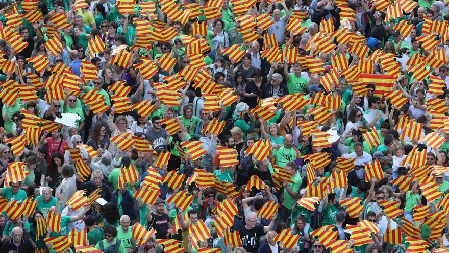 Tausende Menschen protestieren in Palma gegen die Zurückdrängung des Katalanischen auf Mallorca