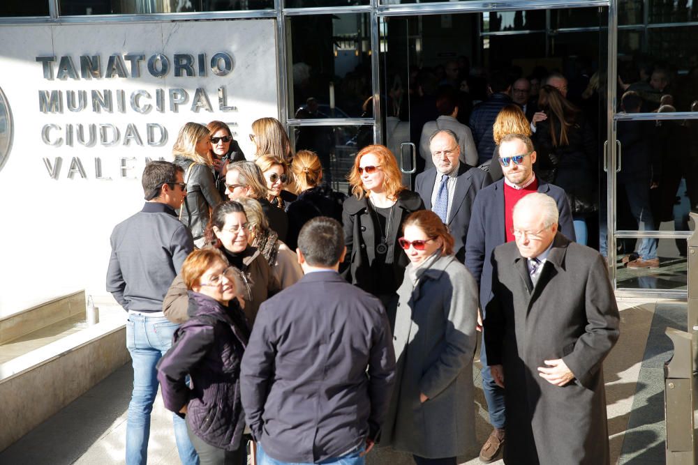 Familiares y amigos despiden a Juan Lladró