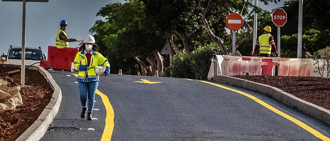 Imagen de archivo de una carretera en obras con financiación del Gobierno de Canarias . |