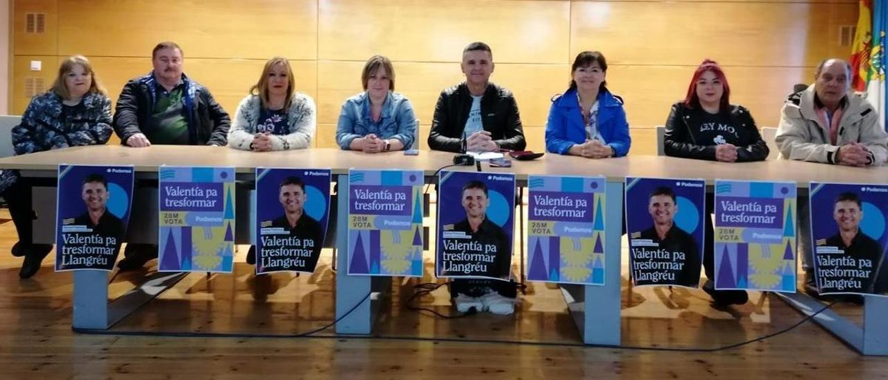 Integrantes de la candidatura de Podemos Llangréu.