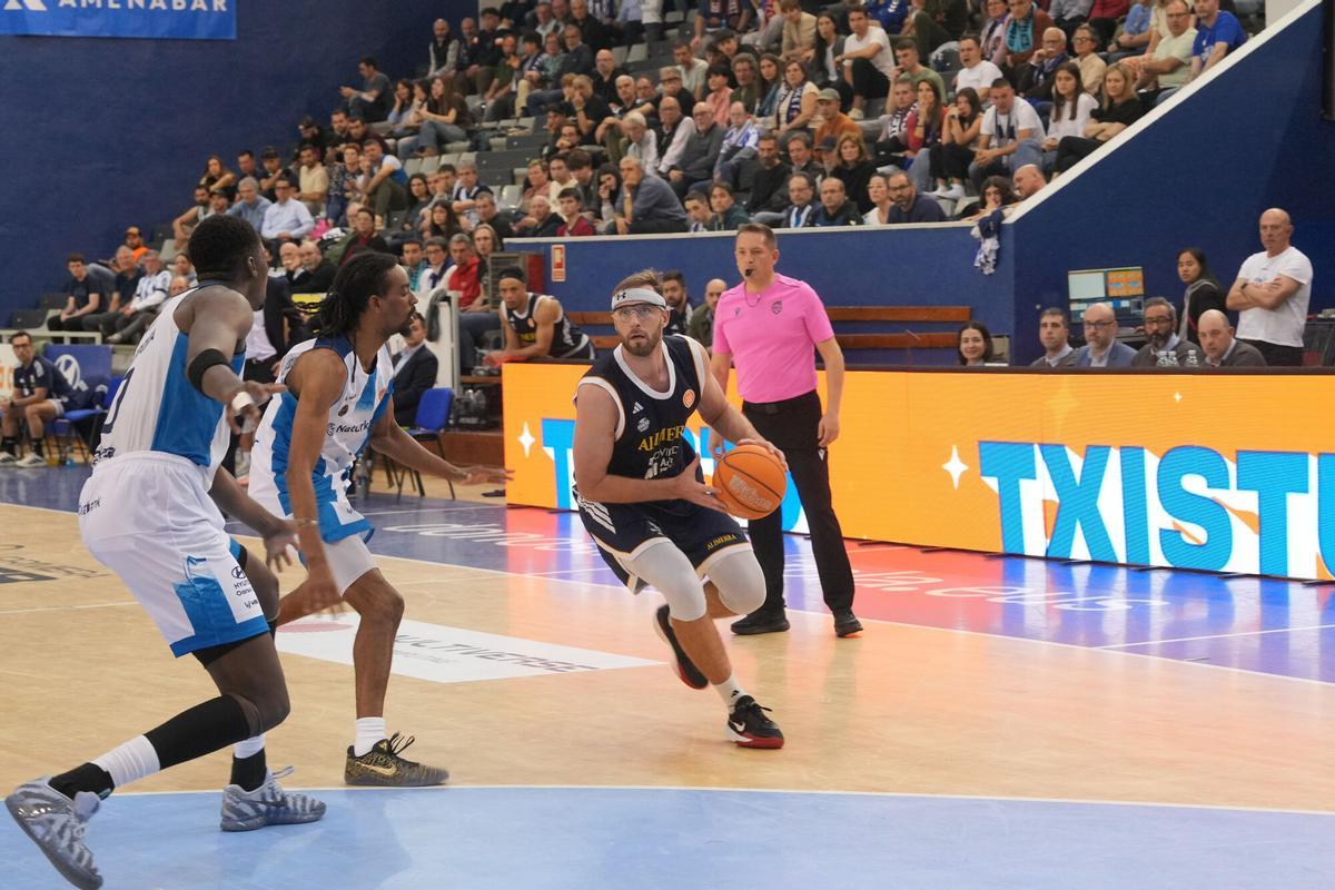 El Alimerka Oviedo Baloncesto suma su segunda victoria en San Sebastián