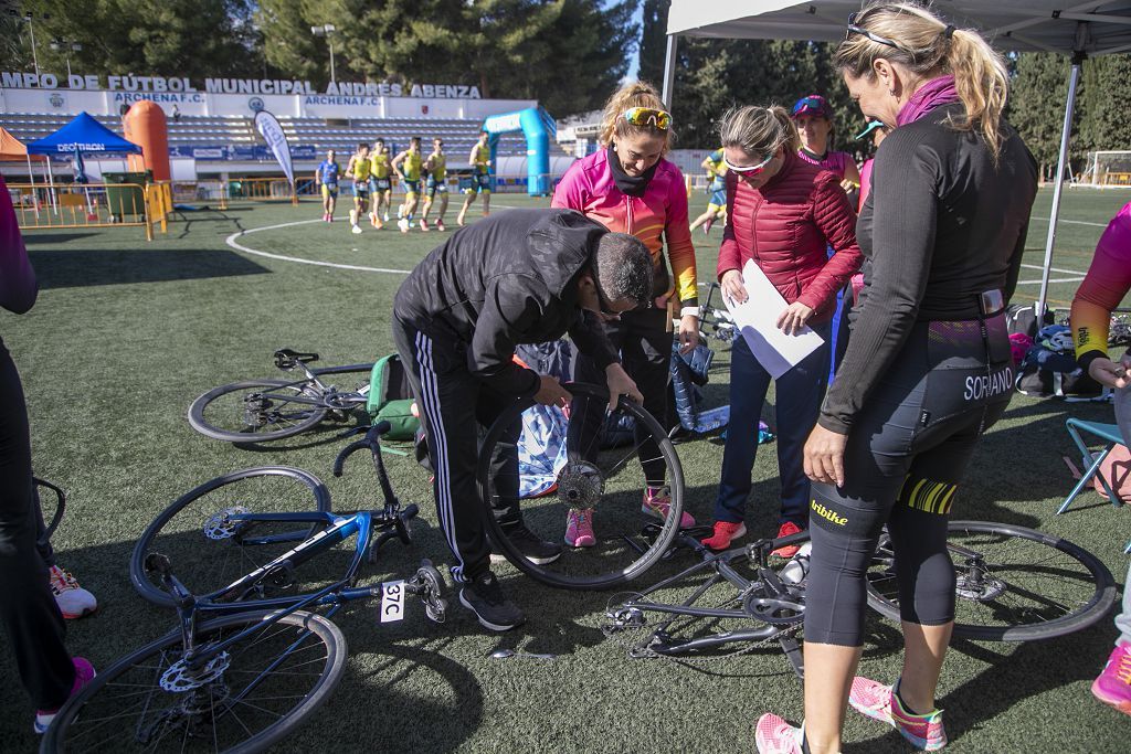 Duatlón en el campo de fútbol de Archena