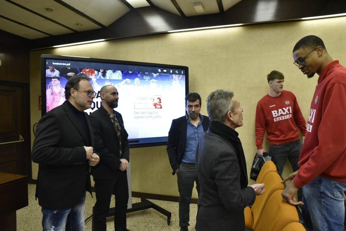 Imatges de la presentació de la refundació de la Fundació del Bàsquet Manresa