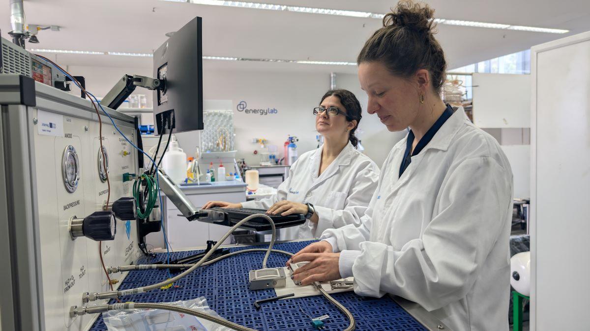 Banco de testeo para electrólisis.