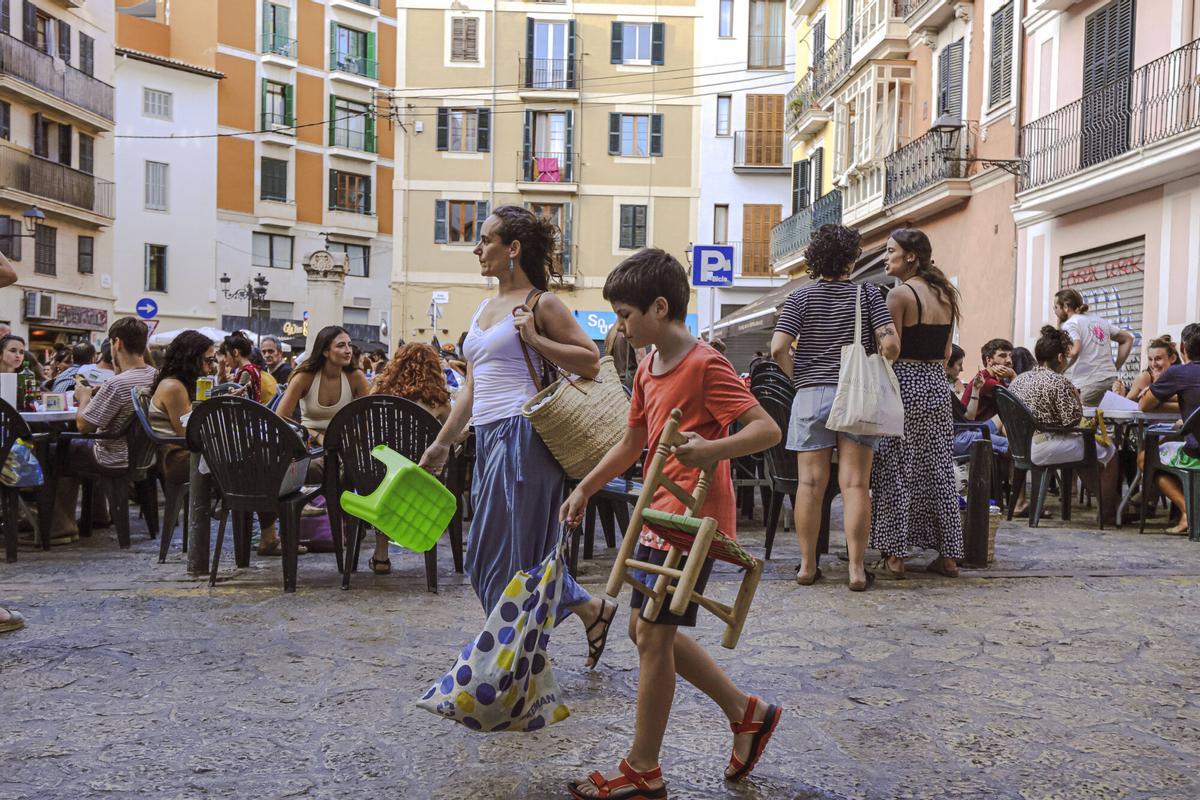 Sopar a la llesca en Plaça d'en Coll Sopar a la llesca en Plaça d'en Coll