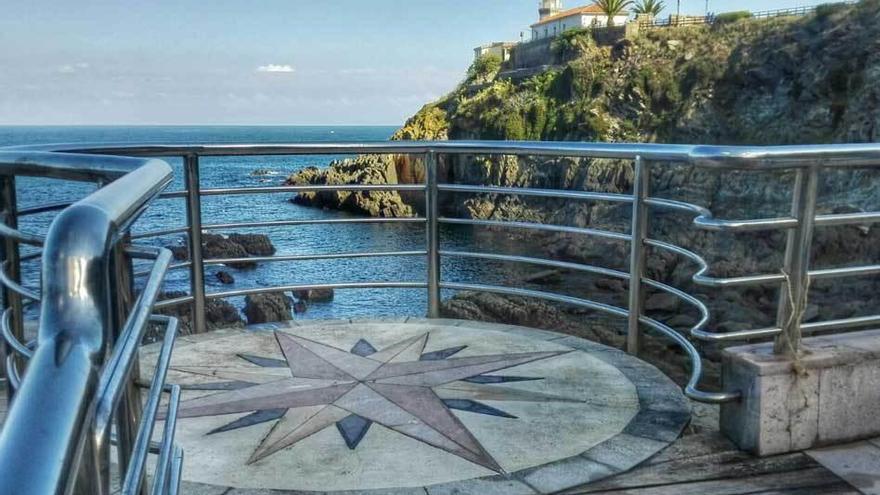 Cudillero inaugura el paseo del faro, dañado por las marejadas de 2014