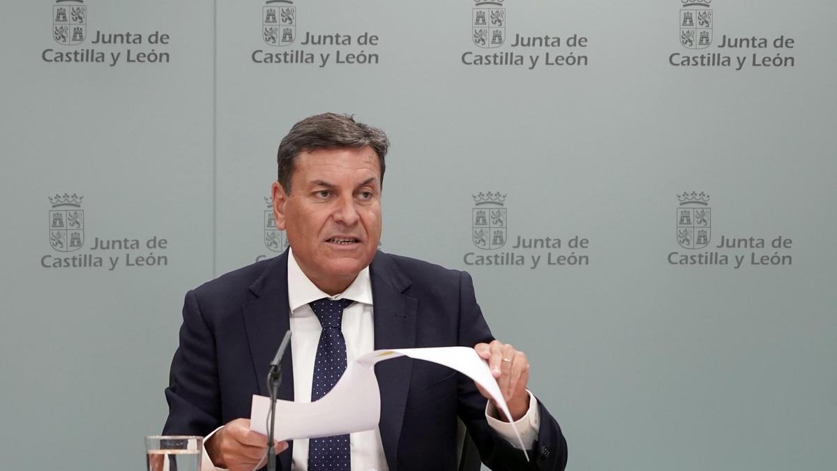 El consejero de Economía y Hacienda y portavoz, Carlos Fernnández Carriedo.