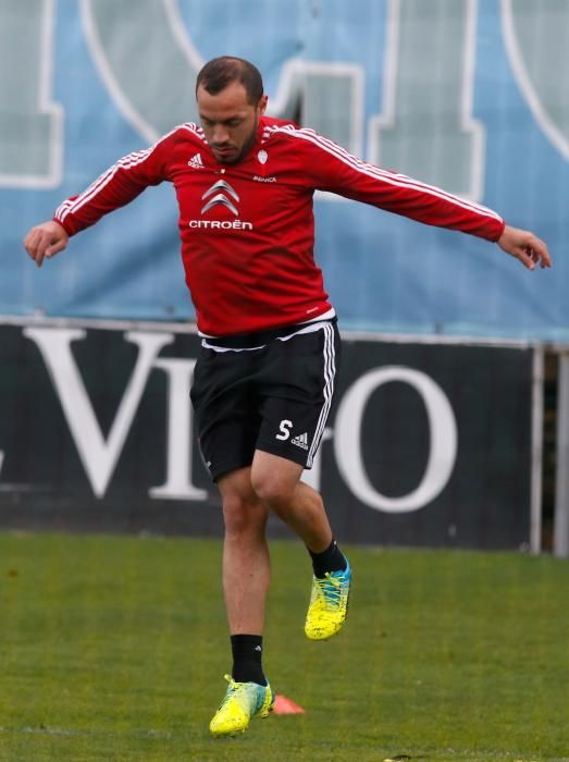 El Celta ultima los preparativos para medirse al Gijón en el Molinón. Ayer se entrenador todos los jugadores con la excepción de Bongonda, con una amigdalistis, y Fontás