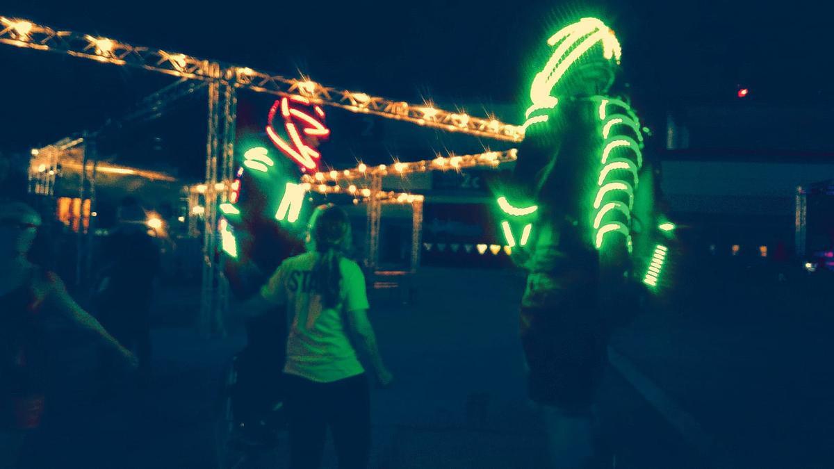 'Light &amp; Magic', un espectáculo de malabares LED y circo contemporáneo de Circo Diverso.