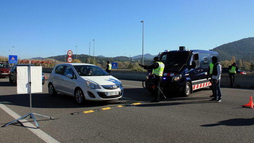 Un control preventiu contra el terrorisme en una foto d&#039;arxiu