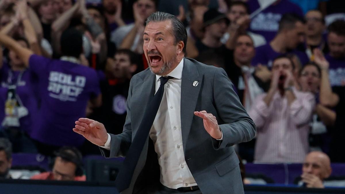 Luca Banchi habría presentado su dimisión como entrenador de la Virtus