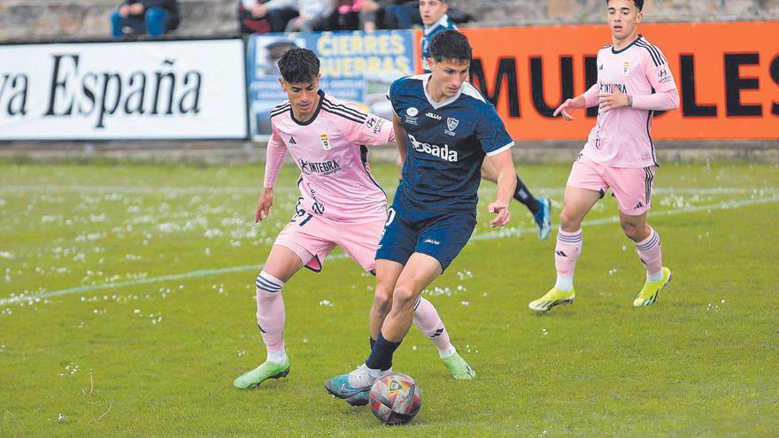 1-0: Un regalo alivia al Marino, que gana al Vetusta un partido clave en la lucha por la permanencia