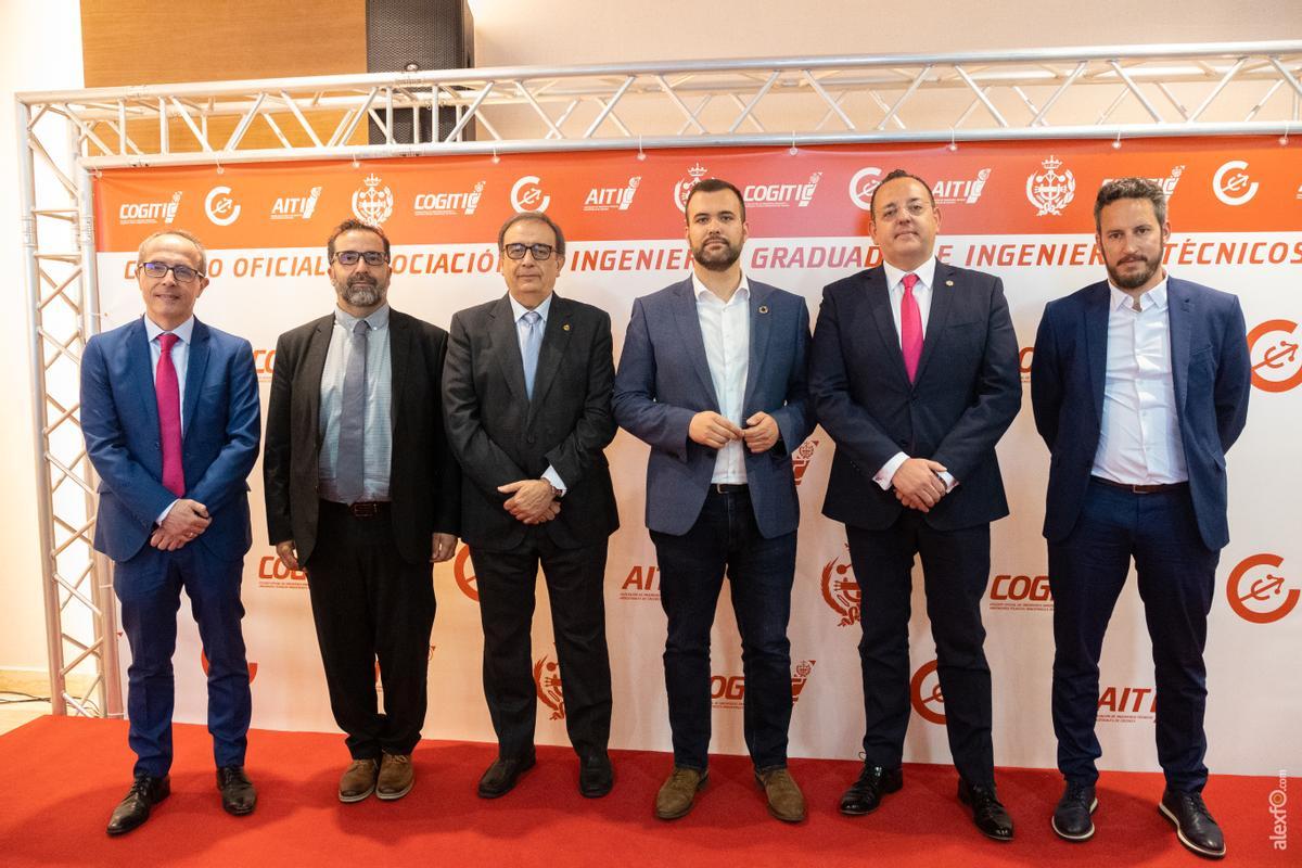 De izquierda a derecha:  Director Escuela Béjar, DG Agenda Digital, Presidente UAITIE, Alcalde, Decano COGITI Cáceres y Concejal Infraestructuras